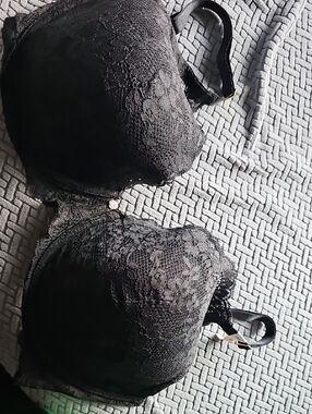 Victoria's Secret Black Lace Underwire Bra